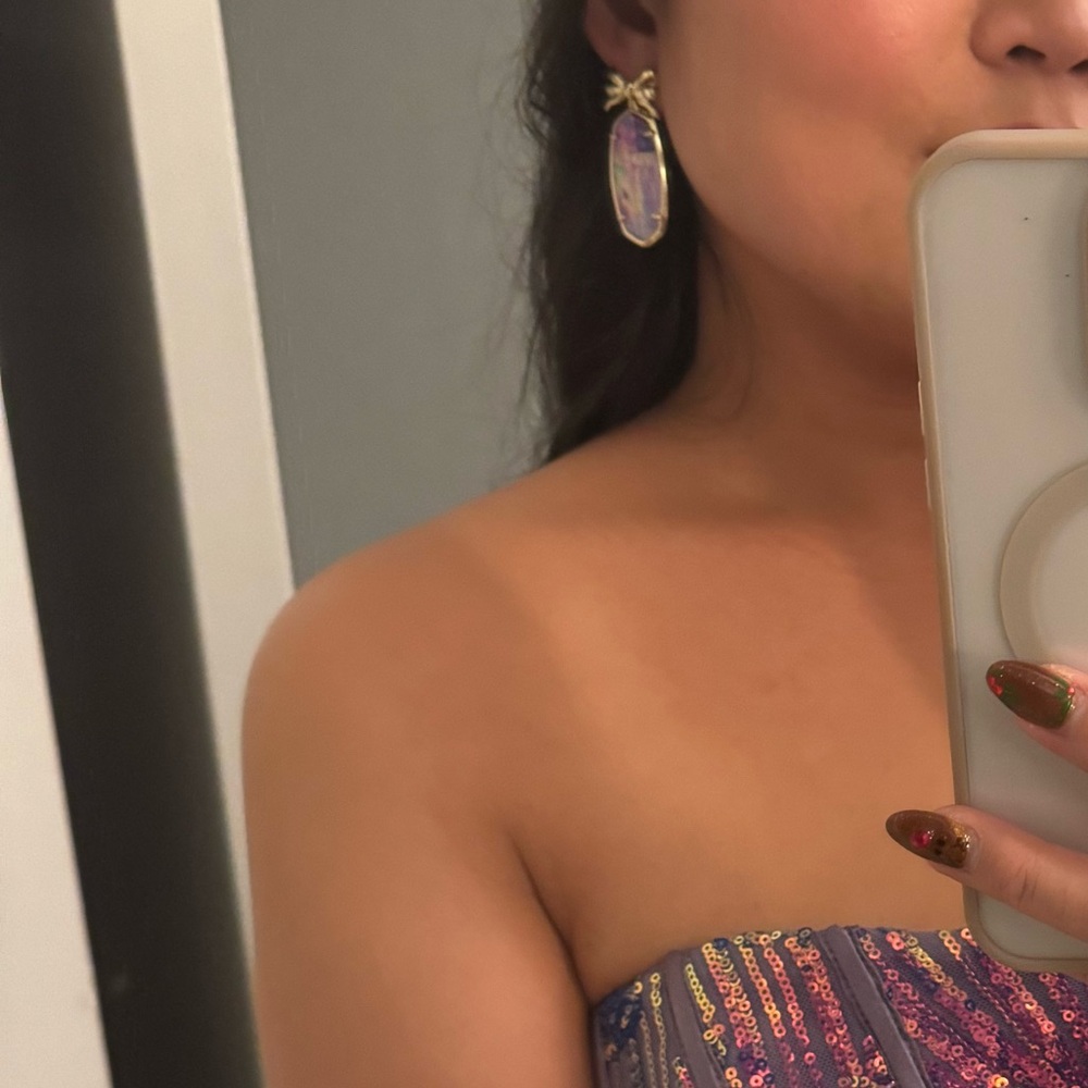 Stunning Authentic KENDRA SCOTT Gold and Iridescent Earrings - Picture 5 of 5